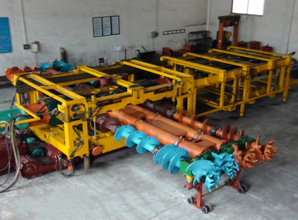 自動(dòng)對(duì)接螺旋鉆進(jìn)式采煤機(jī)