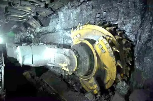 采煤機(jī)回收價(jià)格高，現(xiàn)金結(jié)算，上門拆除