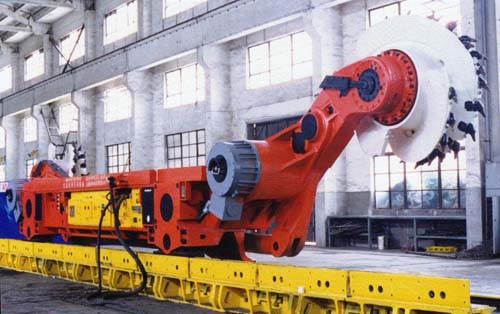 大修好的天地MG450/1020-QWD型，2010年出廠的采煤機一臺，可租可售