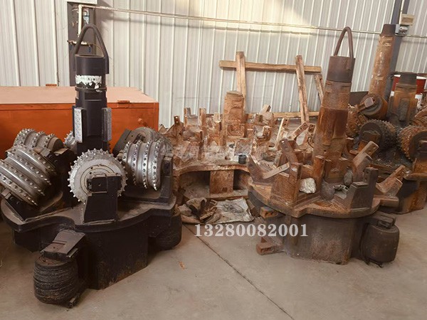 倉(cāng)庫(kù)先有幾個(gè)二手1.2米刀盤