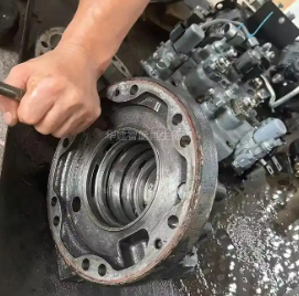 掘進(jìn)機(jī)配件齒輪油潤滑系統(tǒng)注意事項